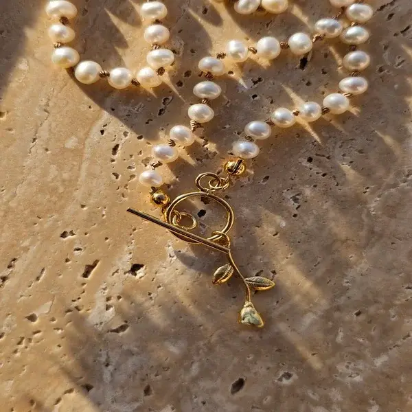 Naszyjnik z różą | PERŁA