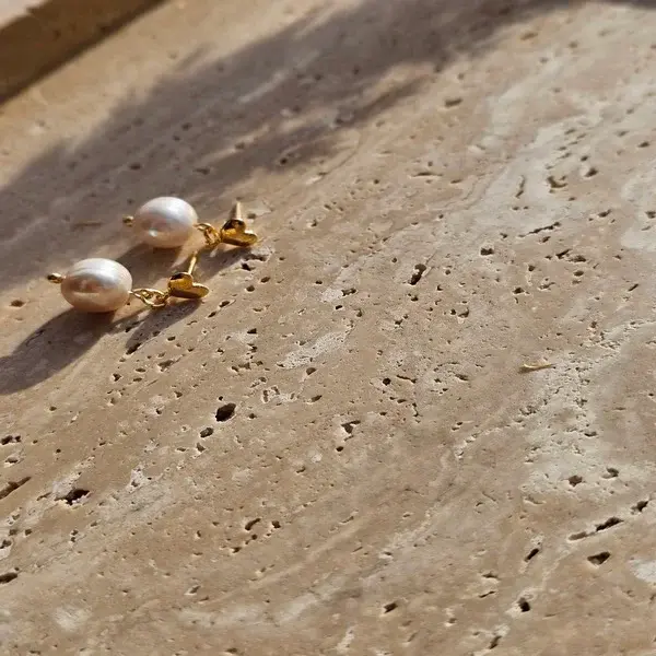 Kolczyki serca z perełką