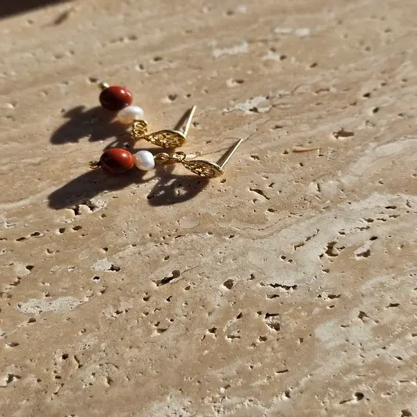 Kolczyki z czerwonego jaspisu i perełki