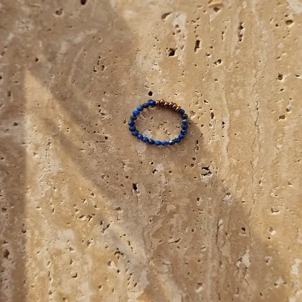 Pierścionek z turmalinów, hematytu