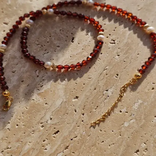 Naszyjnik z kamienia granat i perełek