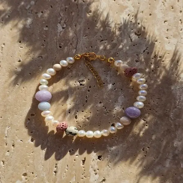 Bransoletka z pereł z dodatkiem kamieni