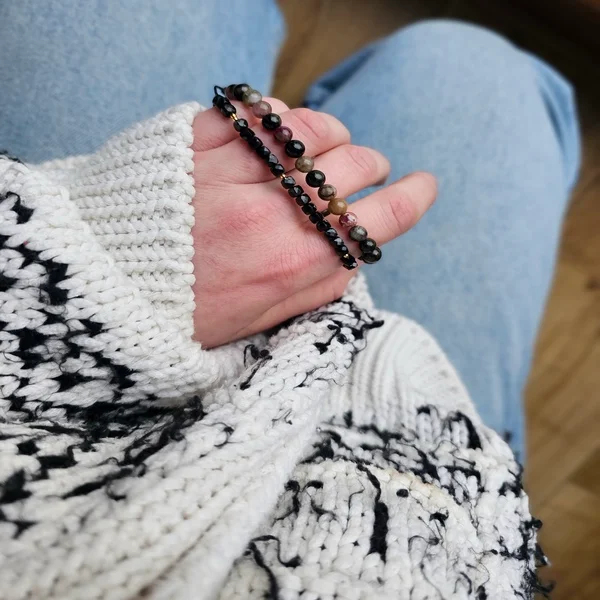 Bransoletka z turmalinów z dodatkiem pozłacanych kuleczek